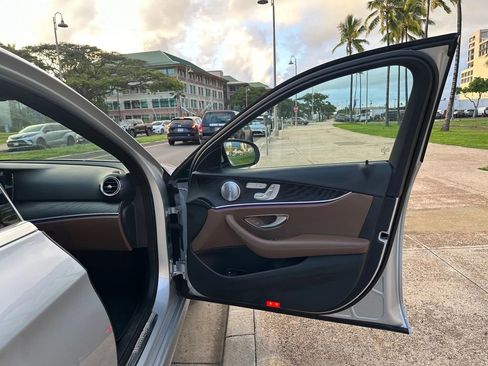 Used 2017 Mercedes-Benz E 300 image 14