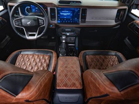 Used 2022 Ford Bronco Outer Banks image 2