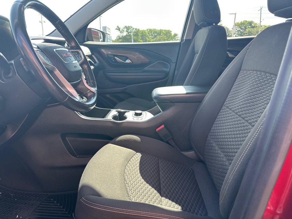 Used 2019 GMC Terrain SLE w/ Driver Convenience Package FWD image 2