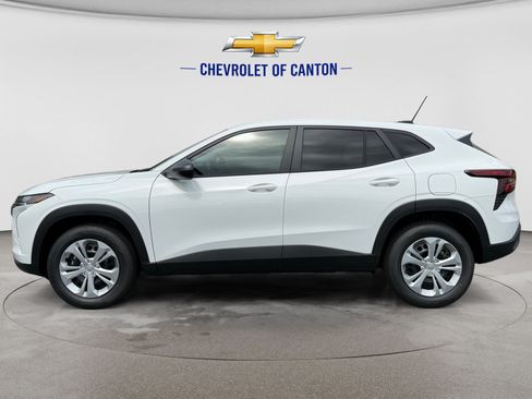 New 2026 Chevrolet Trax LS FWD image 8