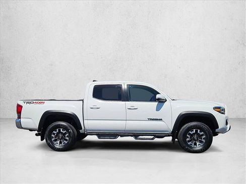 Certified 2023 Toyota Tacoma TRD Off-Road AWD/4WD image 4