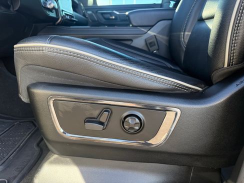 Used 2024 RAM 1500 Limited w/ Night Edition image 10