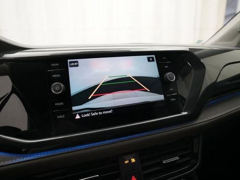 Used 2023 Volkswagen Taos SEL image 19