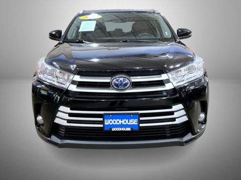 Used 2019 Toyota Highlander XLE w/ Protection Package #3 image 2