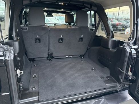 Used 2024 Jeep Wrangler Sahara image 16