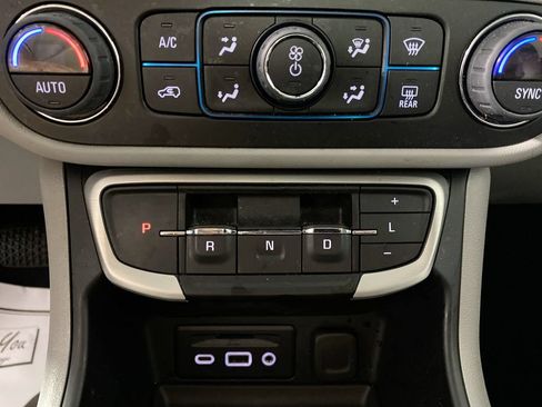 Certified 2023 GMC Terrain SLT w/ Tech Package FWD image 19