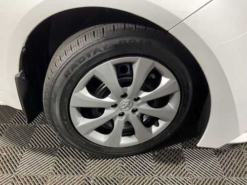 Used 2022 Toyota Corolla LE FWD image 39