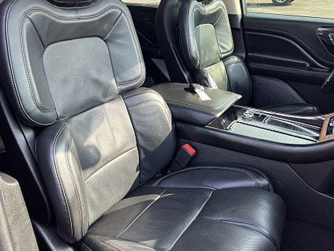 Used 2020 Lincoln Aviator Reserve w/ Equipment Group 202A AWD/4WD image 14
