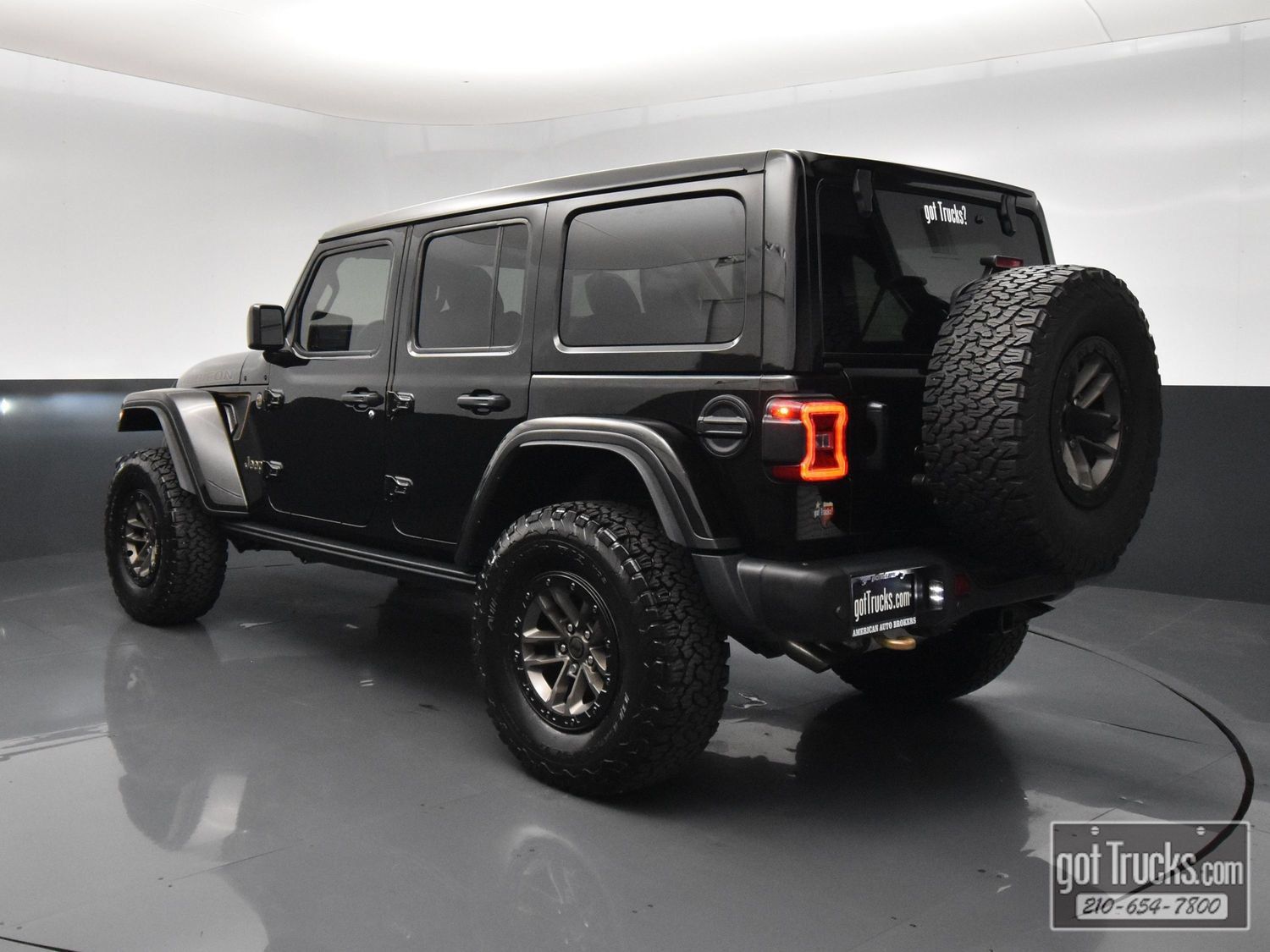 Used 2024 Jeep Wrangler Unlimited Rubicon 392 AWD/4WD image 5