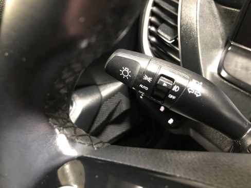 Used 2024 Kia Seltos EX image 23