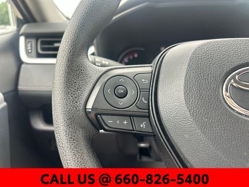 Used 2025 Toyota RAV4 XLE AWD/4WD image 13