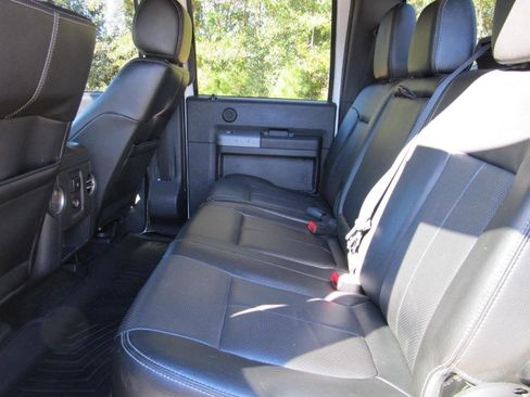 Used 2015 Ford F350 Lariat image 35