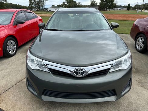 Used 2012 Toyota Camry LE image 6