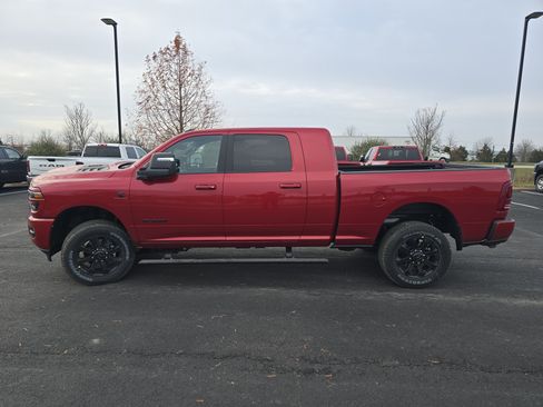 New 2026 RAM 2500 Laramie AWD/4WD image 16