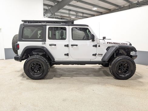 Used 2022 Jeep Wrangler Unlimited Rubicon image 2