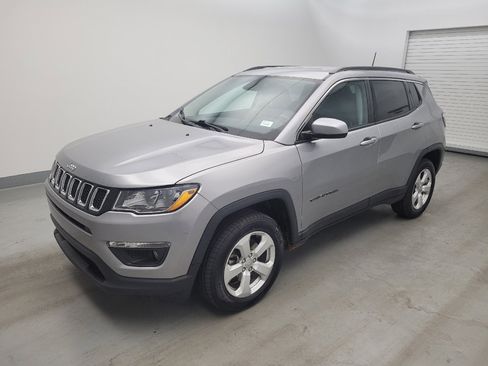 Used 2019 Jeep Compass Latitude w/ Cold Weather Group AWD/4WD image 2