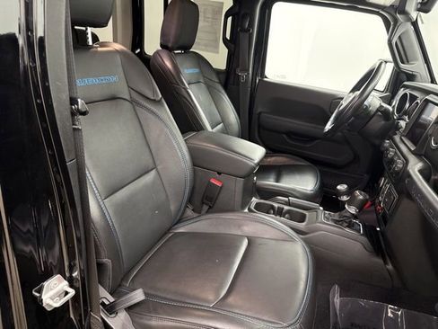 Used 2023 Jeep Wrangler Unlimited Rubicon 4xe w/ Cold Weather Group AWD/4WD image 22