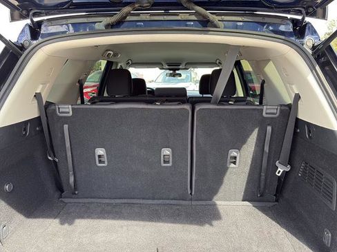 Used 2022 Nissan Pathfinder SV image 12