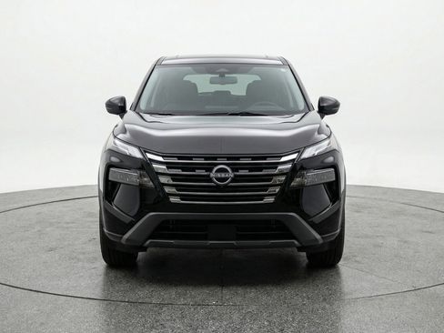 Used 2025 Nissan Rogue SV AWD/4WD image 2
