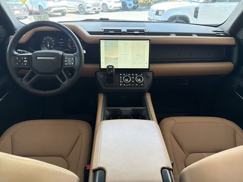 New 2026 Land Rover Defender 110 X-Dynamic SE AWD/4WD image 16