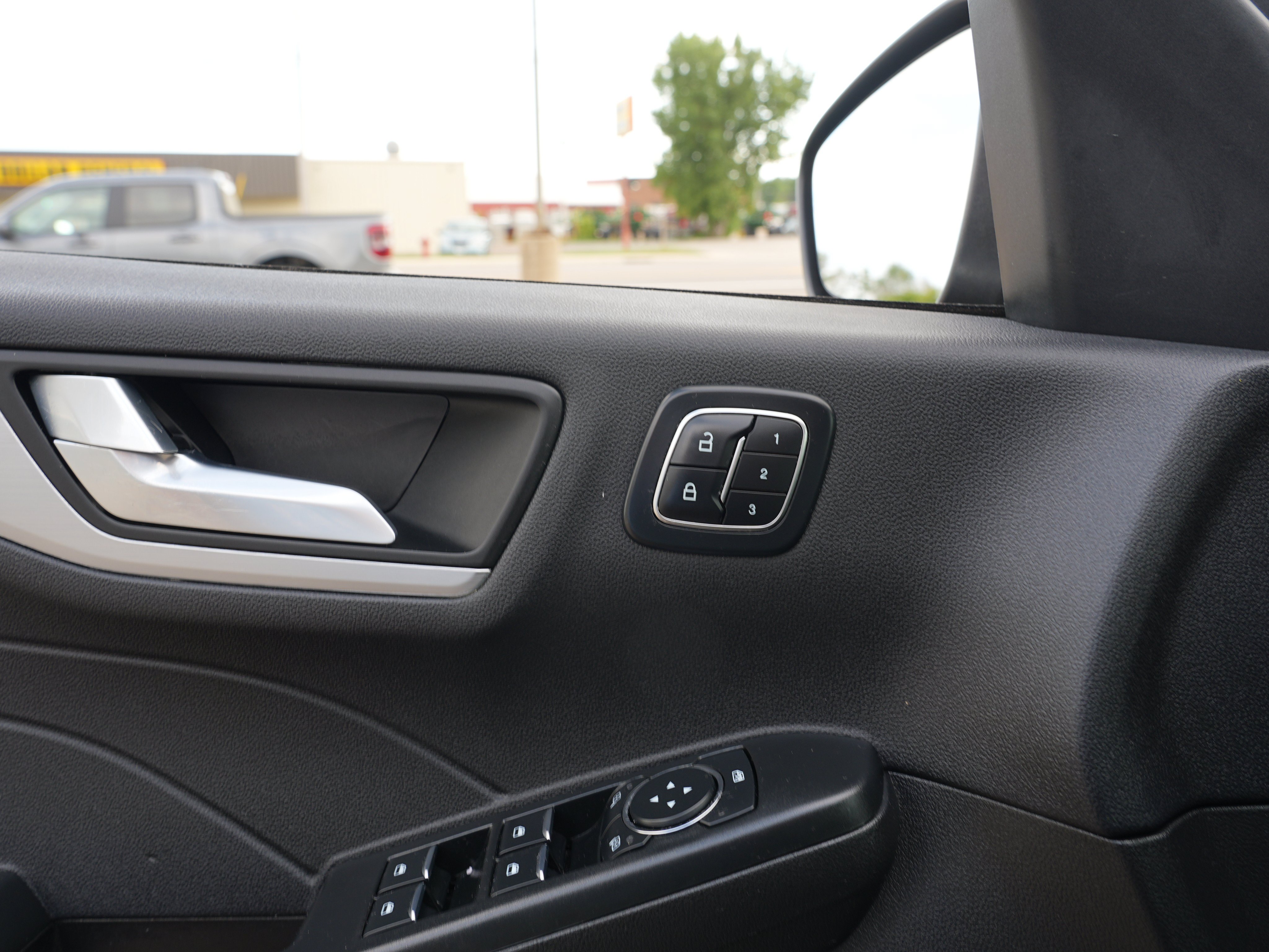 Used 2024 Ford Escape Platinum AWD/4WD image 20