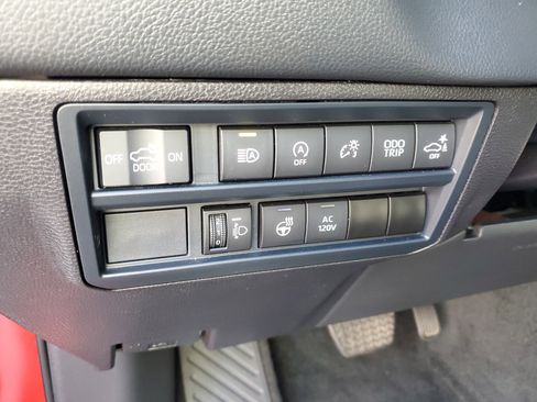 Used 2025 Toyota Tundra Limited image 27