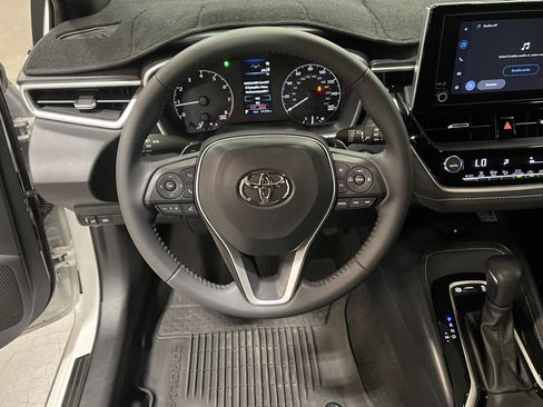 Used 2024 Toyota Corolla SE w/ SE Package FWD image 13