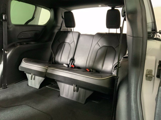 Used 2026 Chrysler Pacifica Limited FWD image 42