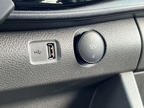 Used 2023 Ford Transit 350 XLT image 35