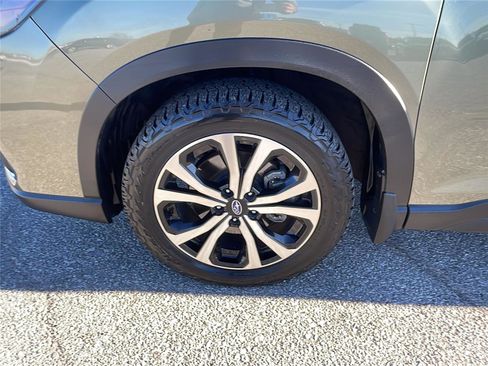 Used 2019 Subaru Forester Limited w/ Popular Package #3 image 10