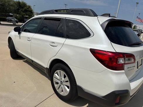 Used 2019 Subaru Outback 2.5i Premium AWD/4WD image 4