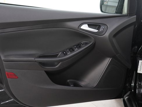 Used 2015 Ford Focus SE FWD image 18