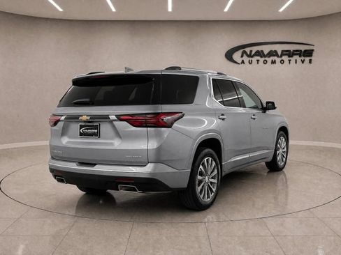 Used 2023 Chevrolet Traverse Premier FWD image 7