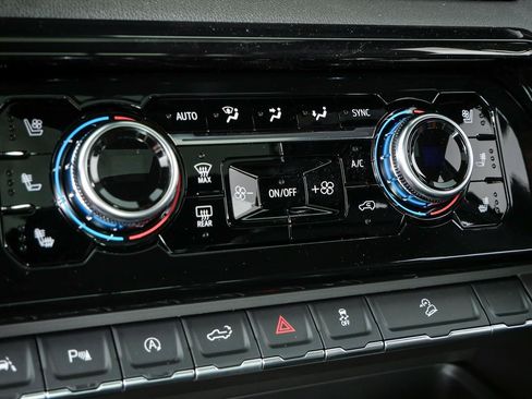 New 2026 GMC Sierra 1500 AT4 w/ AT4 Premium Package AWD/4WD image 16