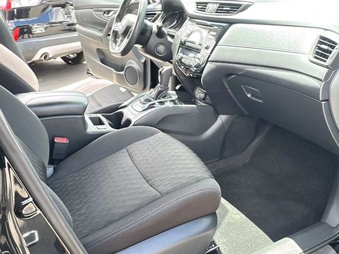 Used 2017 Nissan Rogue SV w/ Midnight Edition FWD image 31