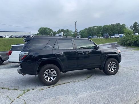 Used 2021 Toyota 4Runner TRD Off-Road Premium w/ Moonroof Package AWD/4WD image 9