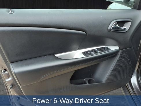 Used 2020 Dodge Journey SE w/ SE Popular Equipment Group FWD image 11