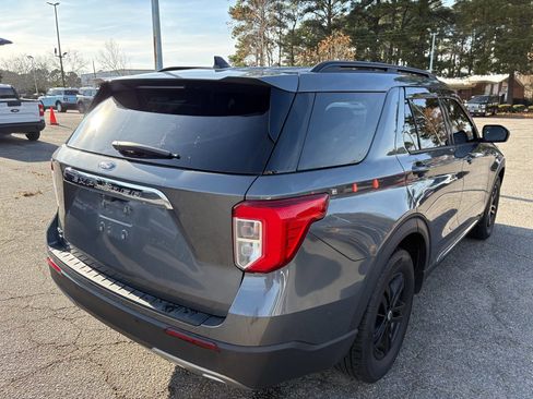 Used 2023 Ford Explorer XLT w/ Equipment Group 202A image 5