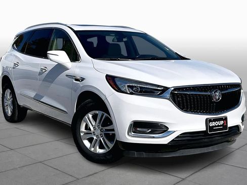Used 2019 Buick Enclave Essence image 2