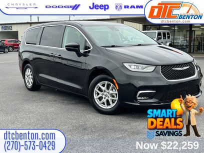 Used 2023 Chrysler Pacifica Touring-L