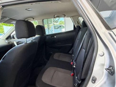 Used 2011 Nissan Rogue SV FWD image 11