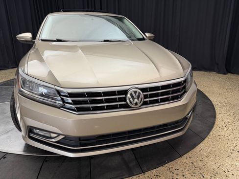 Used 2016 Volkswagen Passat 1.8T SE w/ Lighting Package (P06) FWD image 13