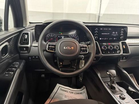 Certified 2023 Kia Sorento LX AWD/4WD image 18