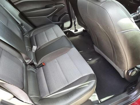 Used 2025 Chevrolet Trax LT FWD image 22