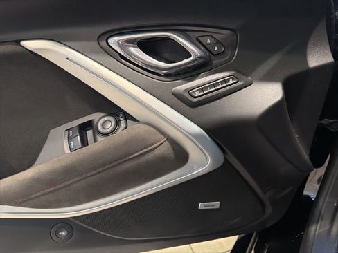 Used 2017 Chevrolet Camaro ZL1 image 21