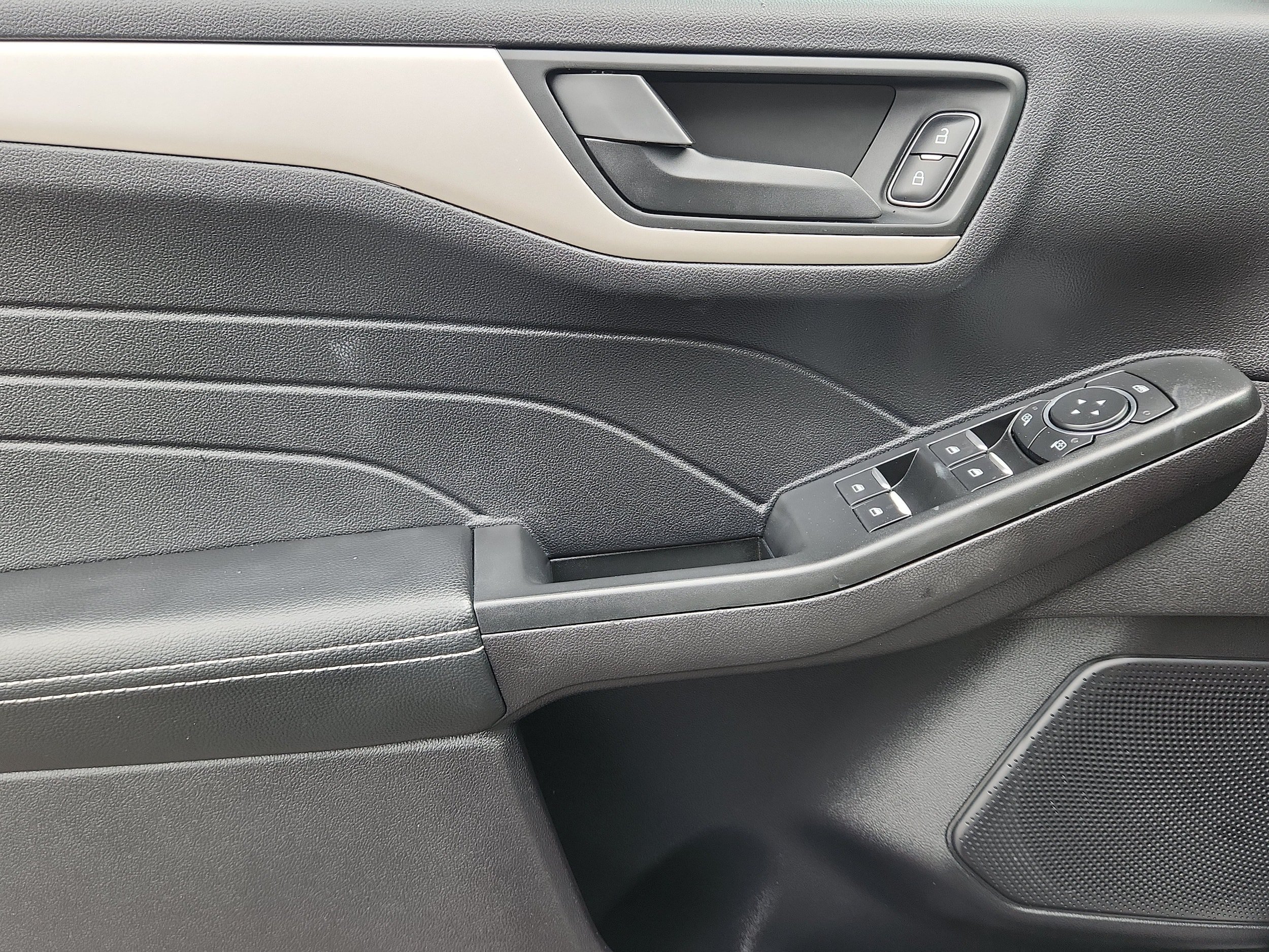 Used 2022 Ford Escape SE w/ Convenience Package AWD/4WD image 8