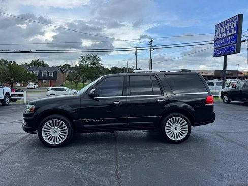 Used 2015 Lincoln Navigator 4WD image 2