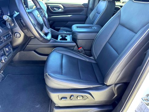 Used 2023 Chevrolet Suburban Premier w/ Advanced Technology Package image 13