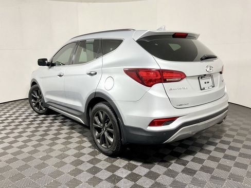 Used 2018 Hyundai Santa Fe Sport image 11