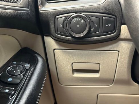 Used 2017 Ford Edge Titanium w/ Technology Package FWD image 15